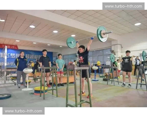 手球核心训练:爆发力、稳定性与场上统治力的秘密