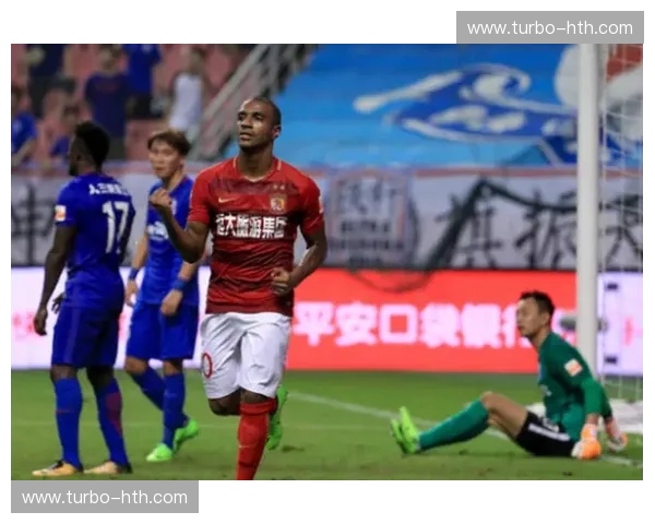 绿茵巅峰对决：为何“恒大vs申花视频”至今仍是万千球迷的青春毒药？